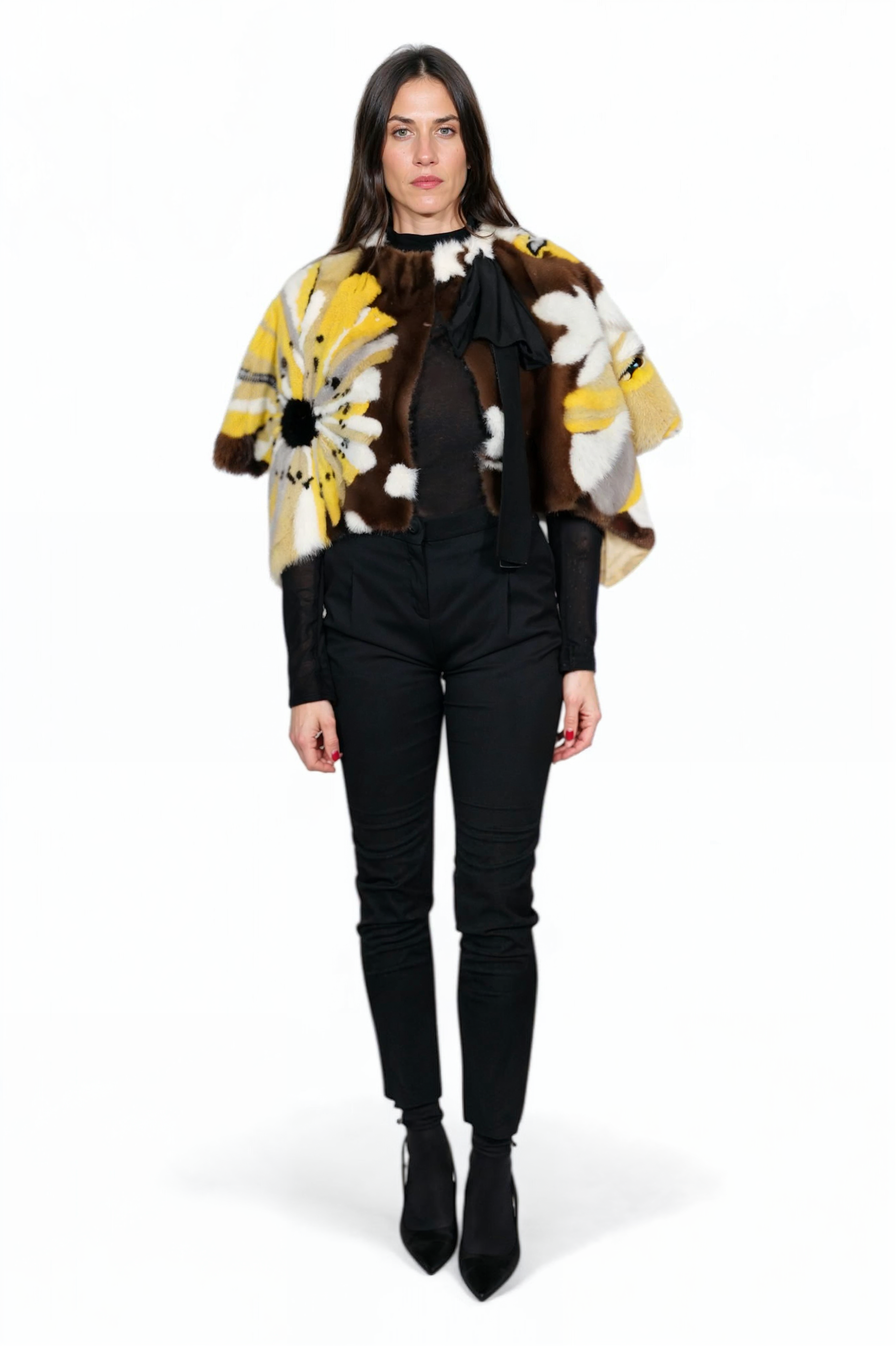 ジャケット・アウター VALENTINO/Mink Fur Short Cape 80533413348623.png?v=1748465518