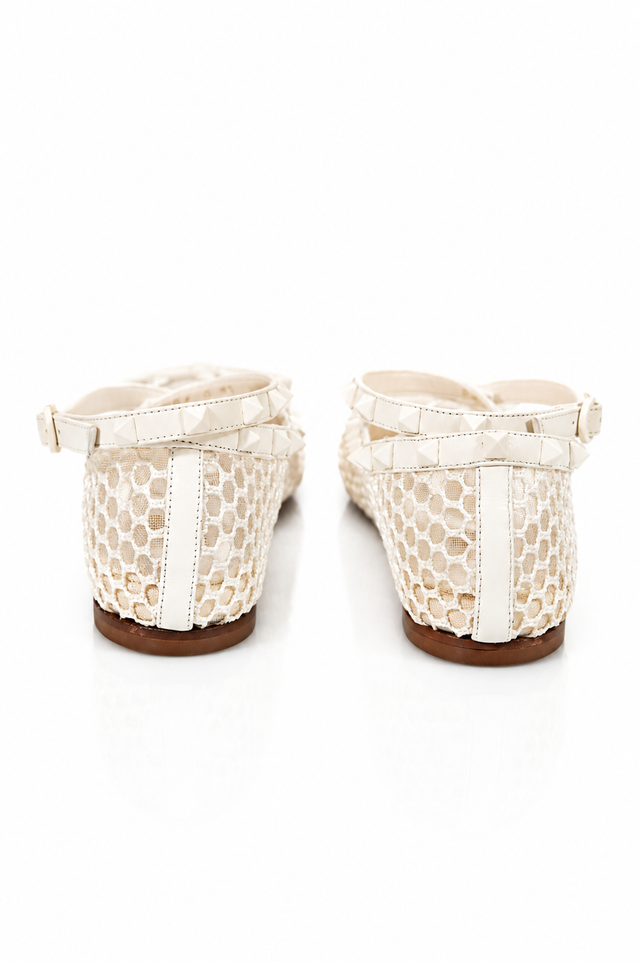 Valentino Garavani Rockstud Mesh Ballet Flats in Ivory