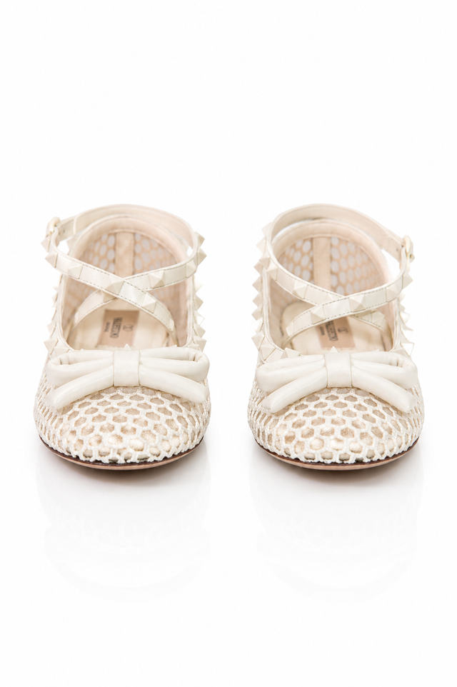 Valentino Garavani Rockstud Mesh Ballet Flats in Ivory
