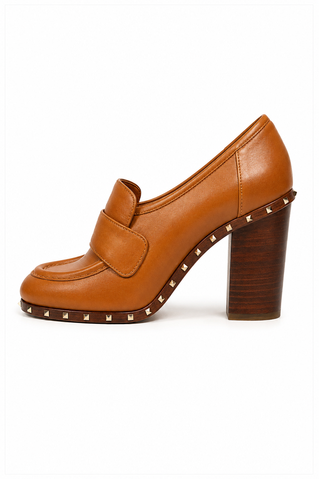 Valentino Garavani Rockstud Leather Loafer Pumps in Tan