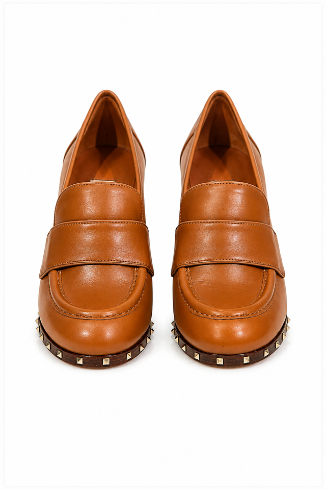 Valentino Garavani Rockstud Leather Loafer Pumps in Tan