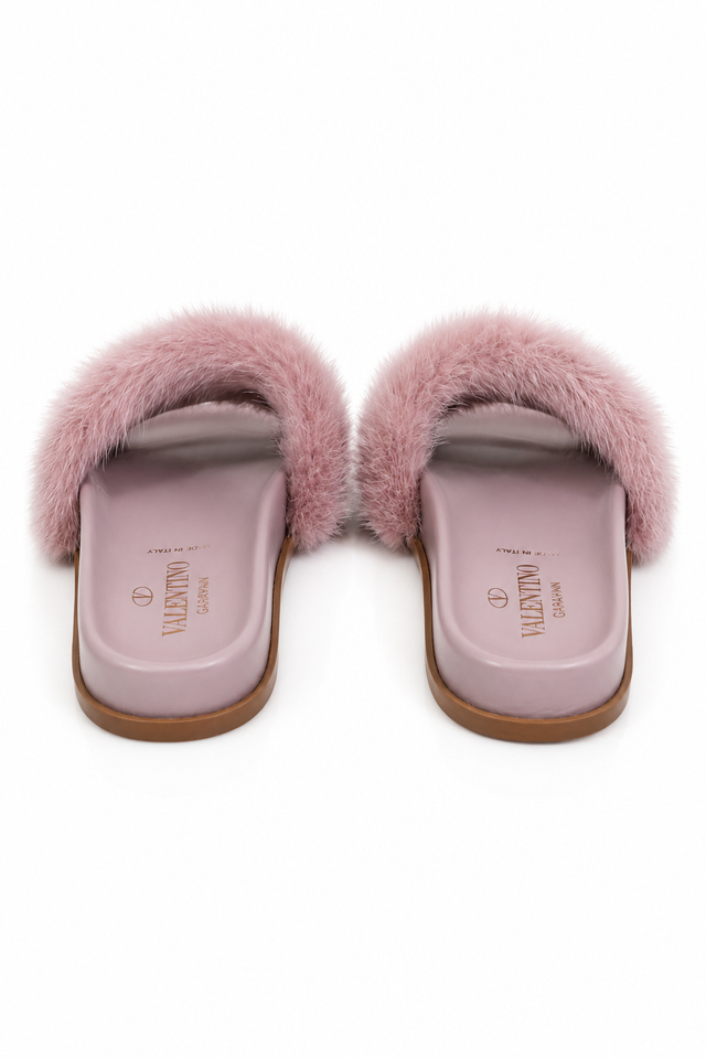 Valentino Garavani Rockstud Fur Slide Sandals in Blush