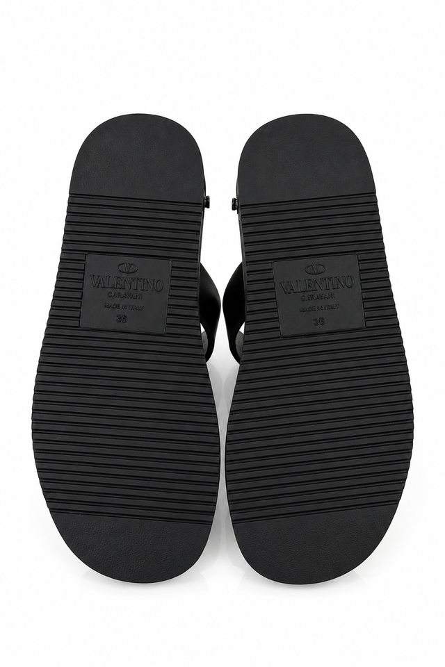Valentino Garavani Feather-Detail Flat Sandals – Black & White