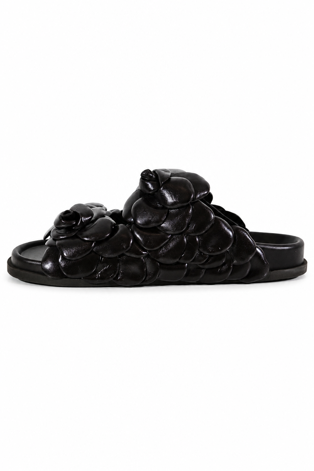 Valentino Garavani Floral-Appliqué Leather Slide Sandals in Ebony
