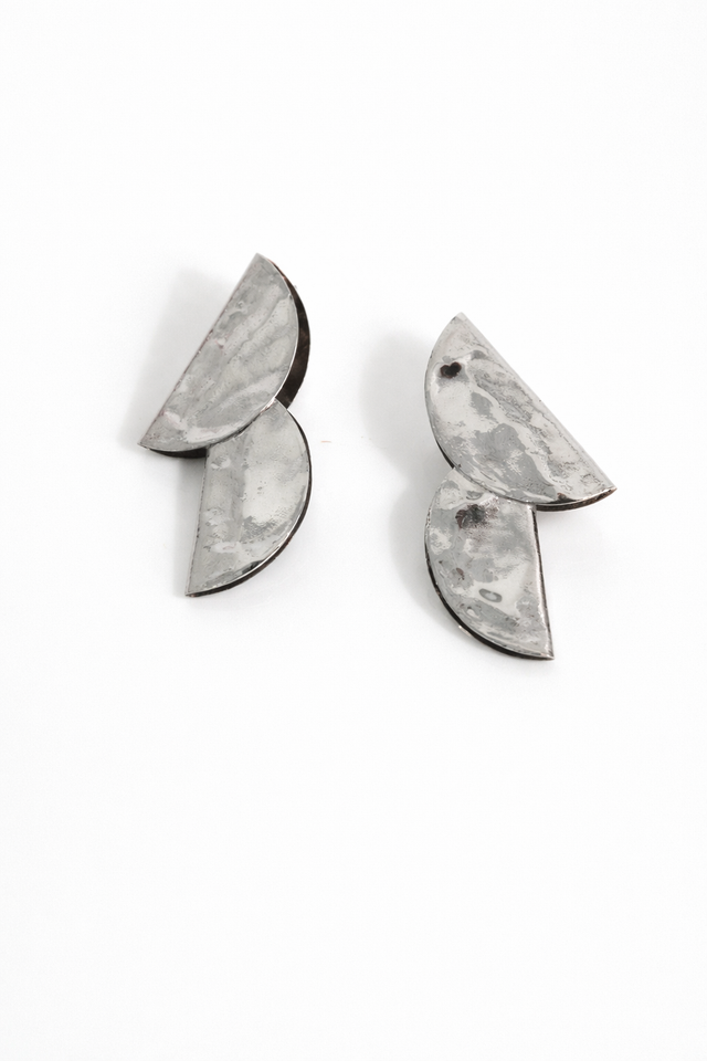 Fabiana Filippi Hammered Metal Geometric Drop Earrings – Silver Tone