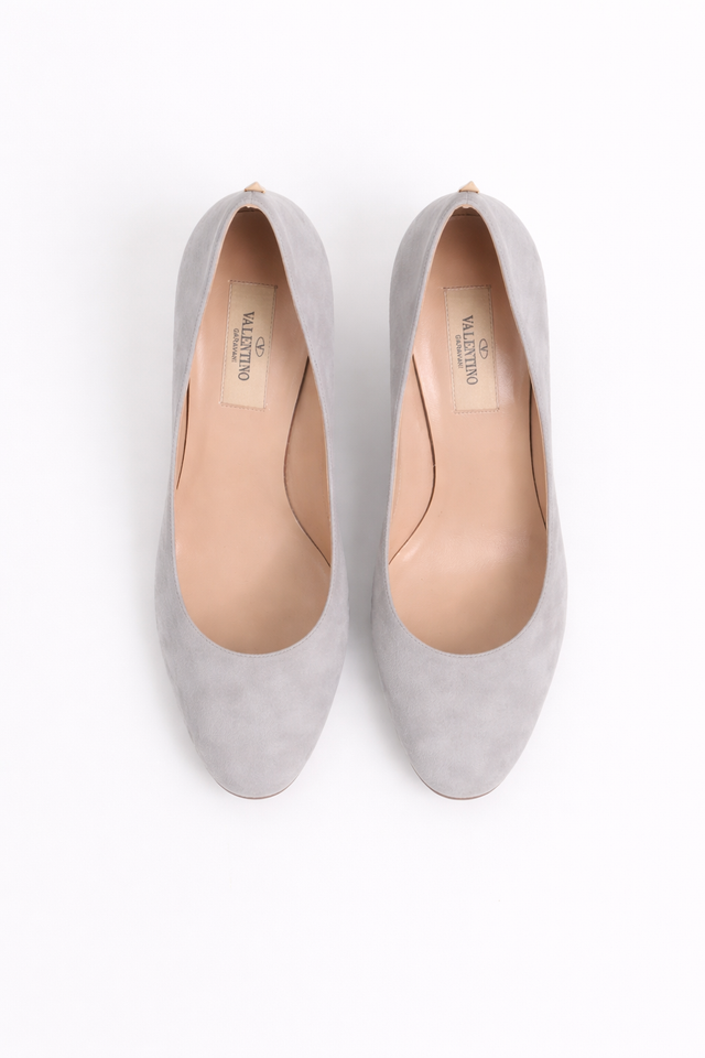 Valentino Garavani Suede Block Heel Pumps – Light Grey