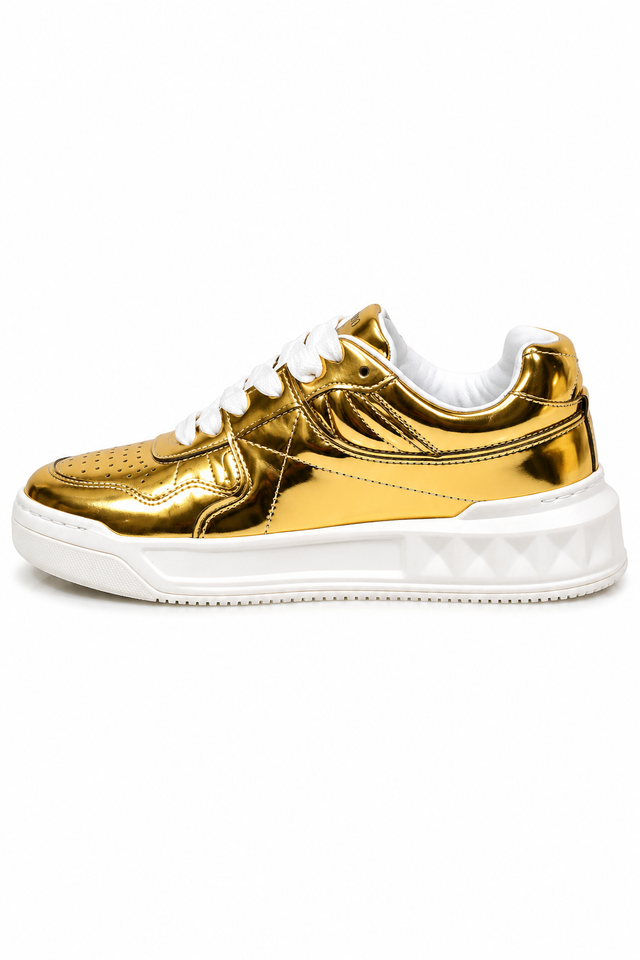Valentino Garavani Rockstud Metallic Leather Platform Sneakers in Gold